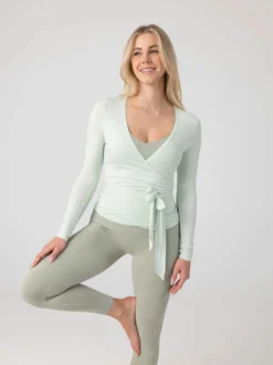 Blake Wrap Longsleeve Ballerina Top: Weich & elegant