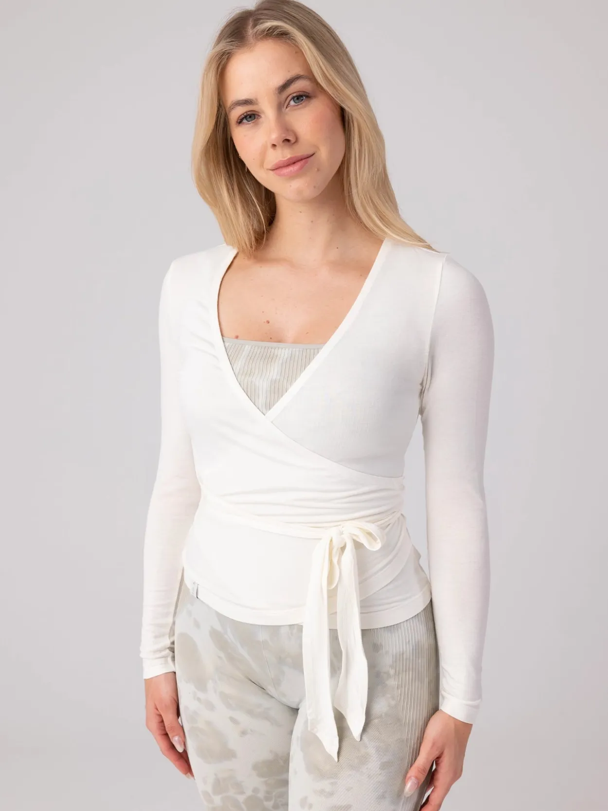Blake Wrap Longsleeve Ballerina Top: Weich & elegant